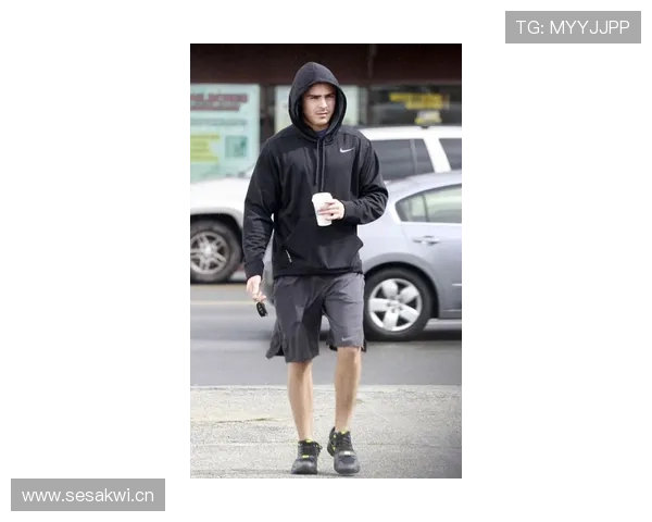 扎克拉文随手一条运动裤顶我半个月工资，这生活差距也太晃眼