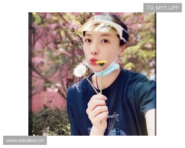 魏秋月退役后住的别墅，比我们小区整个停车场还大
